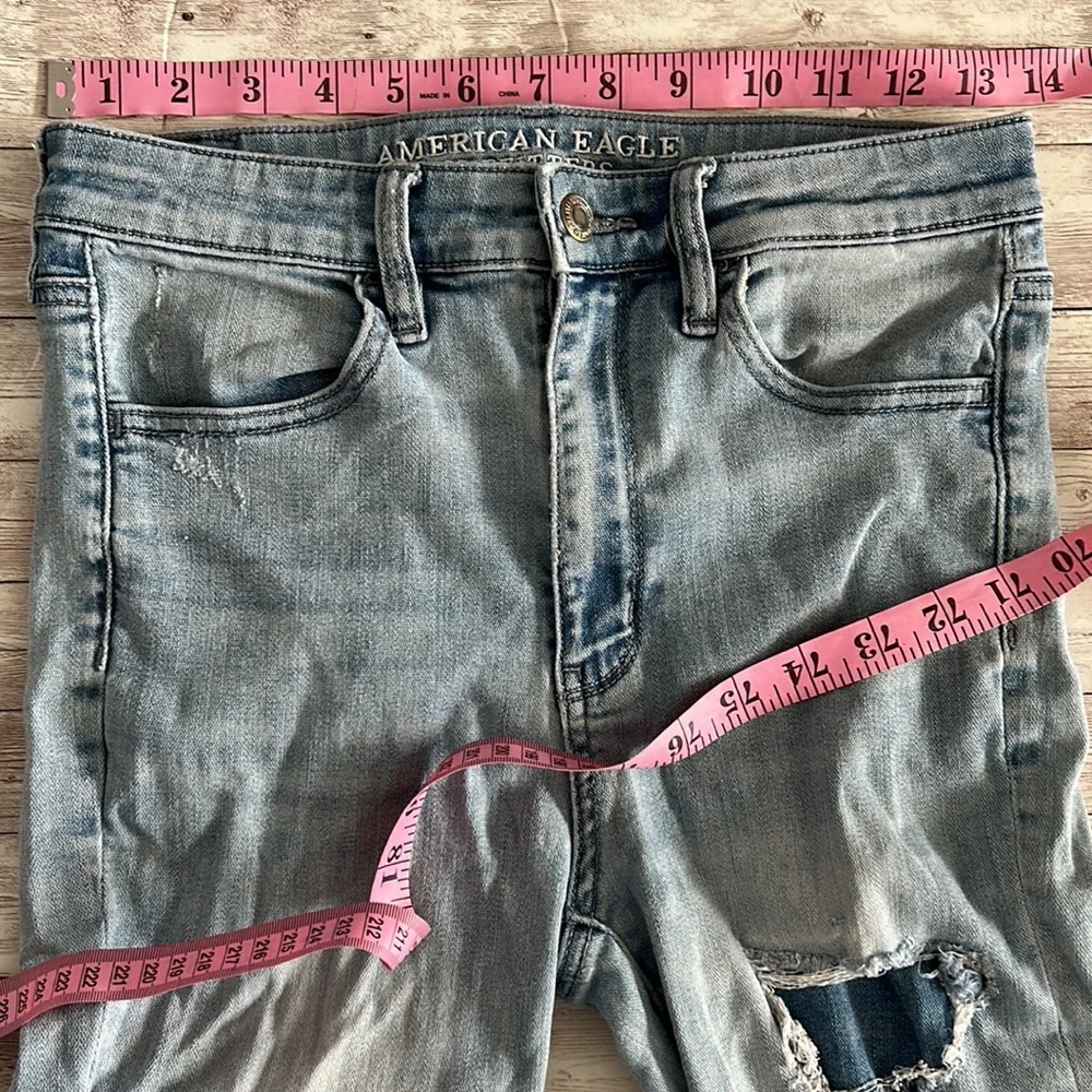 American Eagle Outfitters Light Wash Distressed Super Hi Rise Jeggings Jeans - Picture 6 of 9